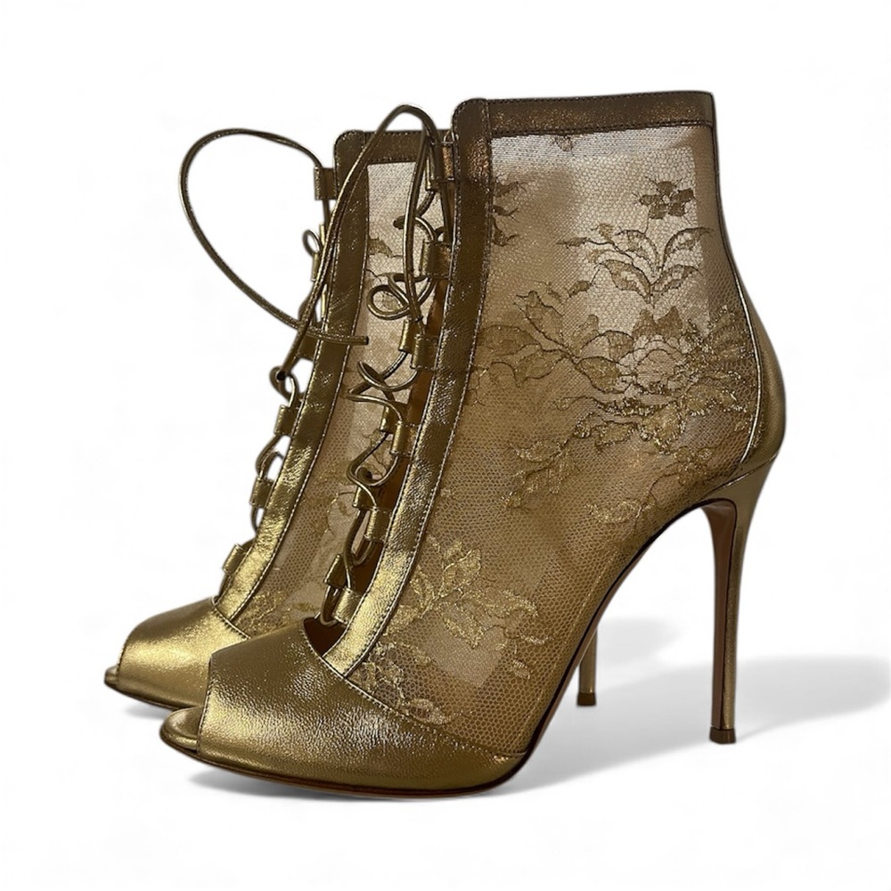 Gianvito Rossi Gold Lace Peep-Toe Heel bootie’s